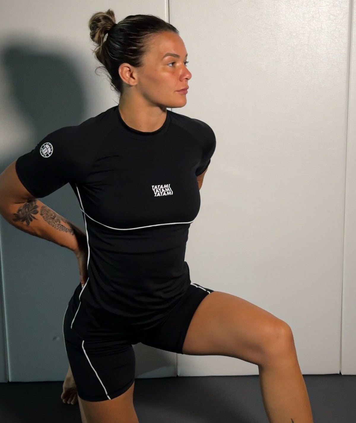 Ladies Contour Short Sleeve Rash Guard - Black